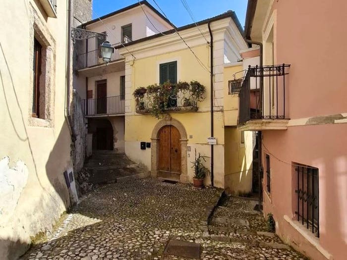 Appartamento con 6 locali in vendita in Via Scesa, Centro, Fontechiari