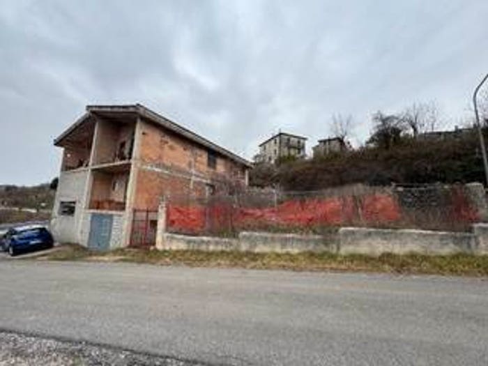 Casa in vendita in Via Circonvallazione ovest, Nespolo