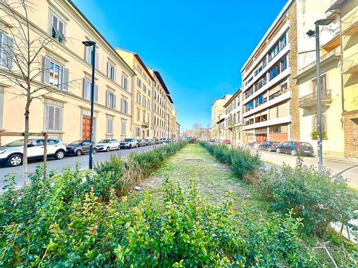 Appartamento con 6 locali in vendita in Via Solferino, Borgo Ognissanti Il Prato, Firenze