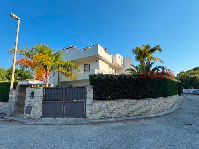 Casa quadrilocale in vendita in VIA DEL FATTIZZONE, Monti D'Arena Bosco Caggione, Pulsano