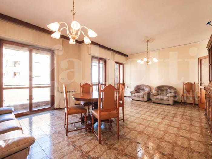 Appartamento con 5 locali in vendita in Via Stampa sn, Piazza Giovanni XXIII, Cagliari