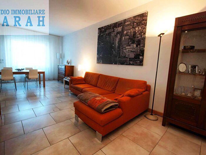 Casa con 7 locali in vendita in Via De Amicis, Viareggio