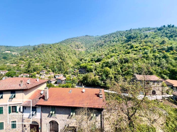 Appartamento bilocale in vendita in Via Angeli, Centro, Apricale
