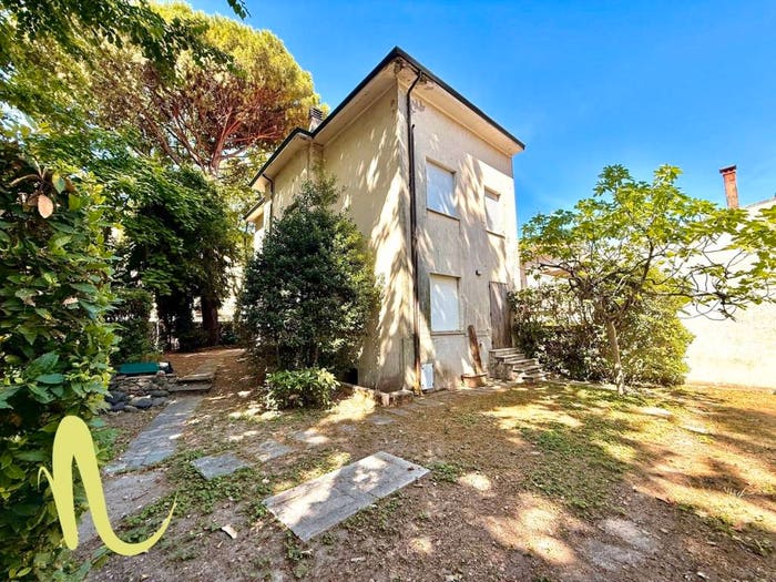 Casa con 6 locali in vendita in Viale Venezia, Cesenatico Levante, Cesenatico