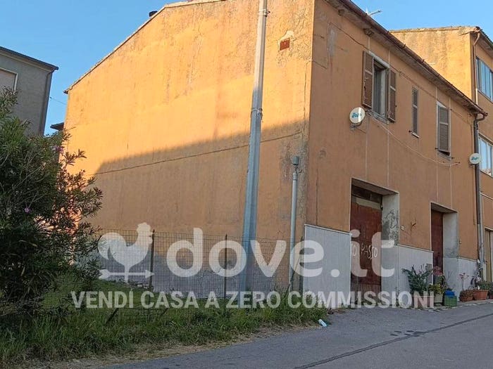 Casa con 6 locali in vendita in Via Montini, Centro, Roccastrada