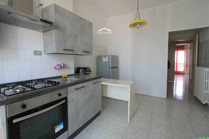 Appartamento con 7 locali in vendita in Via Paisiello, Veglie