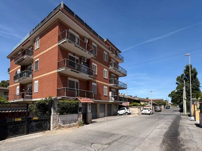 Appartamento quadrilocale in vendita in Via Capizzone, Dragona, Roma