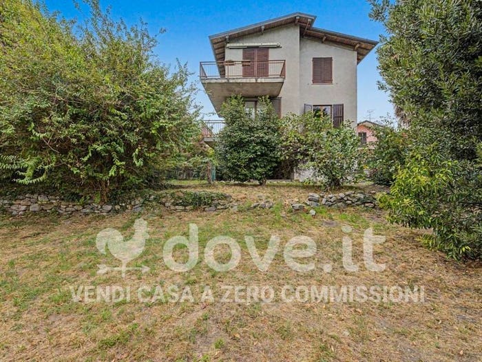 Casa con 6 locali in vendita in Via Casarico, Laveno, LavenoMombello