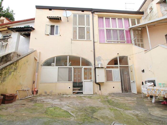 Casa trilocale in vendita in Via dei Tintori, San Leucio Briano, Caserta
