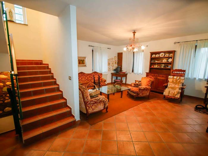 Casa con 6 locali in vendita in Via Umberto I, Foglizzo