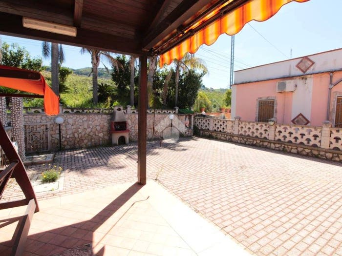 Casa trilocale in vendita in Via Guido Gozzano, Centro, Agropoli