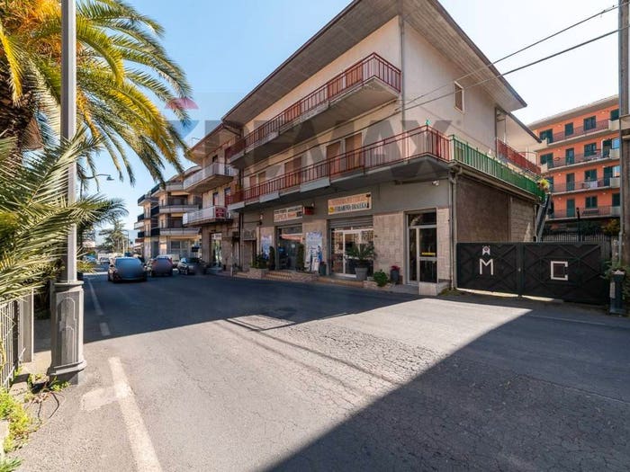 Casa con 6 locali in vendita in Via Giuseppe Bonaventura, Centro, Randazzo