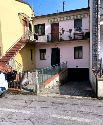 Appartamento con 5 locali in vendita in Via della Stazione, Centro, Bucine
