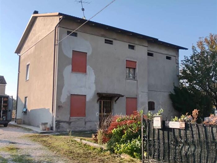 Casa con 6 locali in vendita in Via fantoza, Centro, Reggiolo