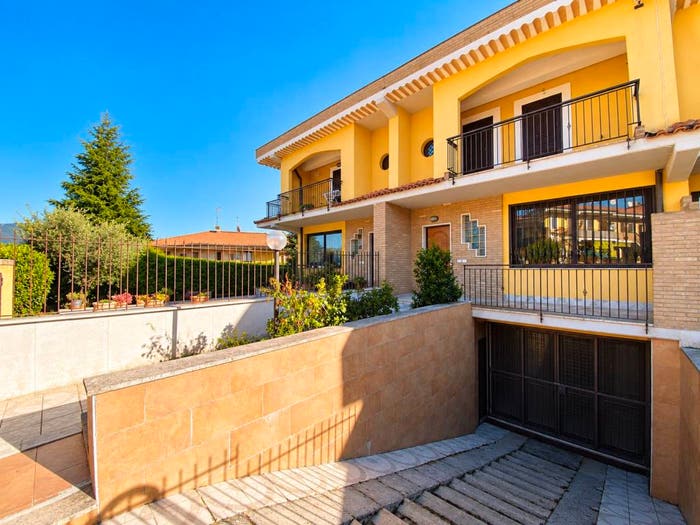 Casa con 5 locali in vendita in Via delle Ville del Borgo, Tarano