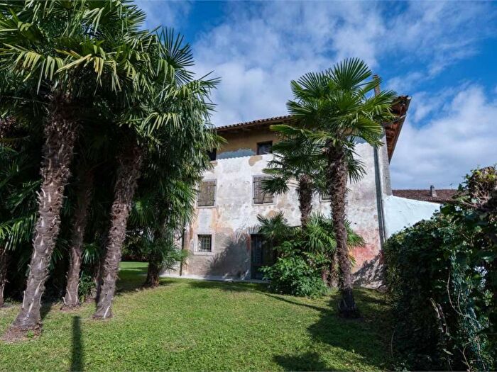 Casa con 6 locali in vendita in via Mosettig, Centro, Ruda