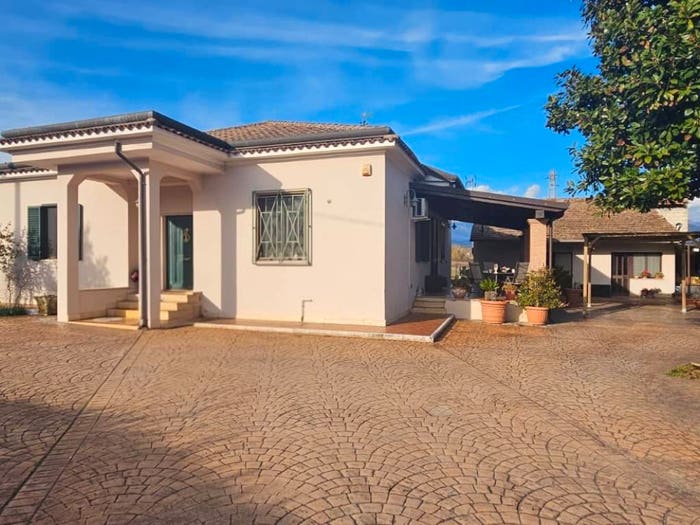 Casa quadrilocale in vendita in Via Armando Fabi, Cerreto, Frosinone