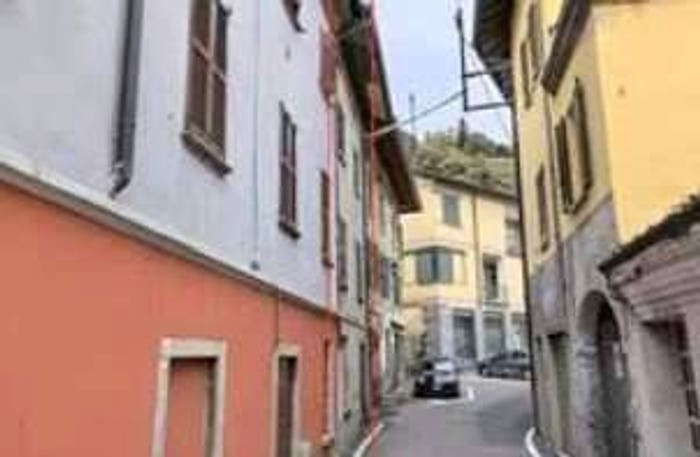 Casa con 5 locali in vendita in Via Mentana, Albavilla