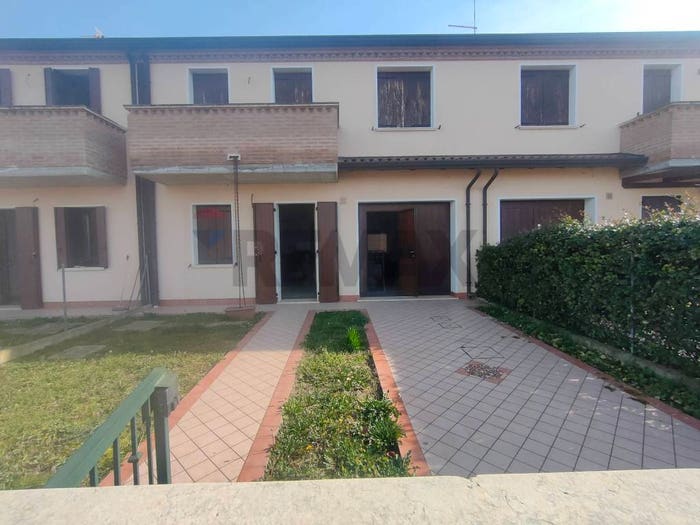 Casa con 5 locali in vendita in via caduti di cefalonia, Copparo