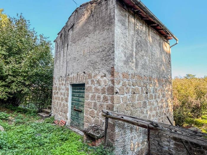 Casa bilocale in vendita in Piazza Guglielmo Marconi, Centro, Vetralla