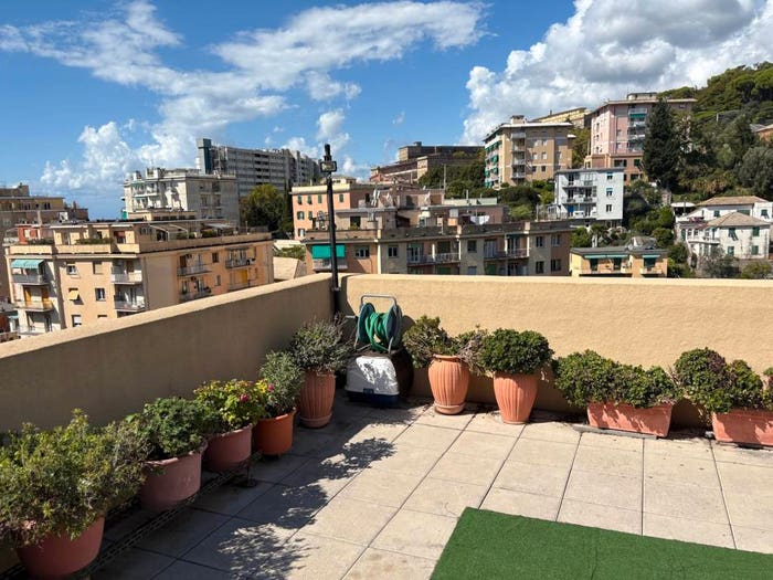 Appartamento quadrilocale in vendita in Passo di Chiappeto, Borgoratti, Genova