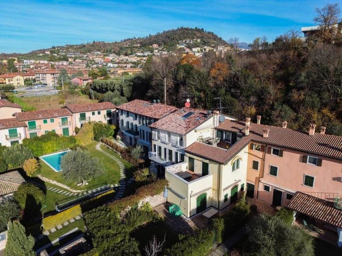 Appartamento trilocale in vendita in Via Pressenga, Cavaion Veronese