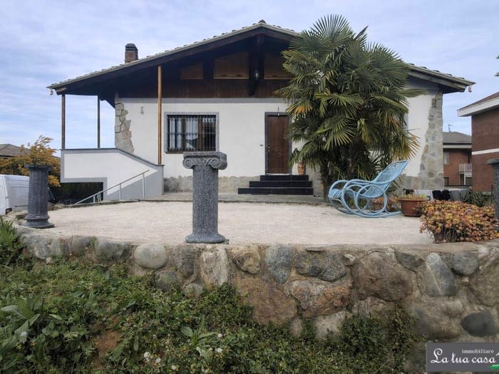 Casa con 6 locali in vendita in Via Levante, Centro, Pianezza