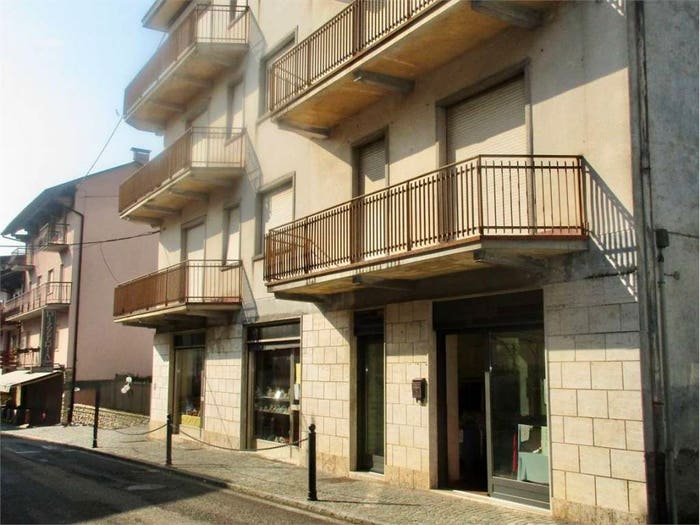 Casa con 6 locali in vendita in Via Vittorio Emanuele, Calchera Frontale, Rota d'Imagna