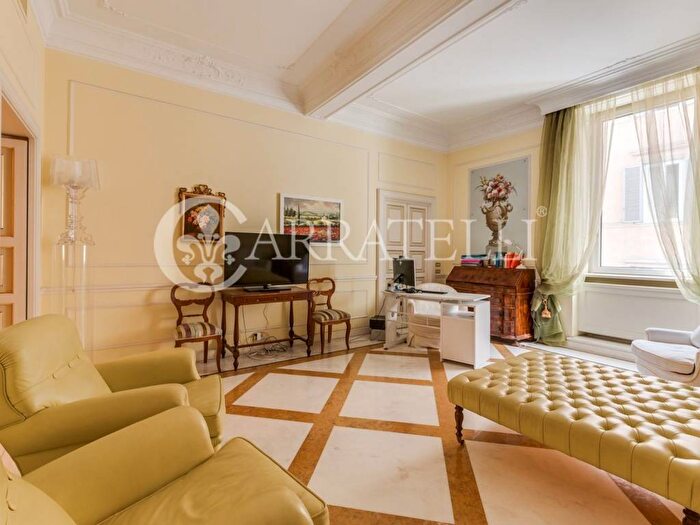Appartamento con 6 locali in vendita in Via del Babuino, Piazza del Popolo, Roma