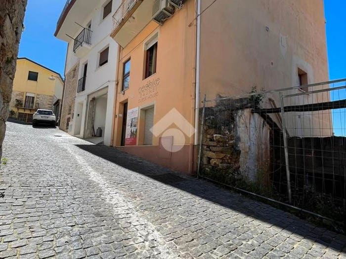 Appartamento bilocale in vendita in Via Canonico Sanna, Centro, Baunei