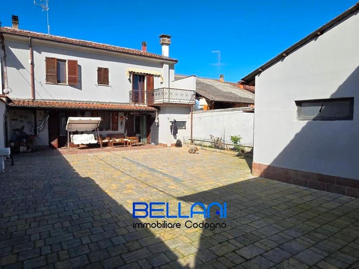 Casa con 6 locali in vendita in Vicolo Oratorio, Centro, Castelnuovo Bocca d'Adda