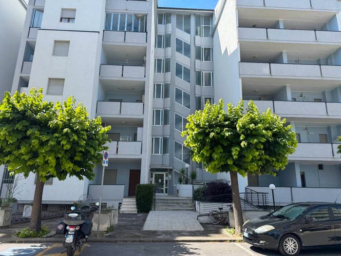 Appartamento trilocale in vendita in via pompeo, Lungomare Marconi, Alba Adriatica