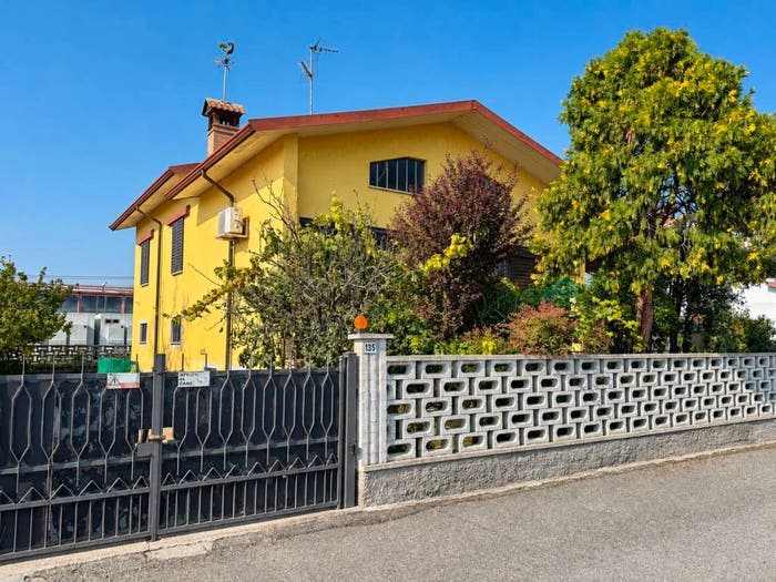 Casa quadrilocale in vendita in Via Guglielmo Marconi, Centro, Gropello Cairoli