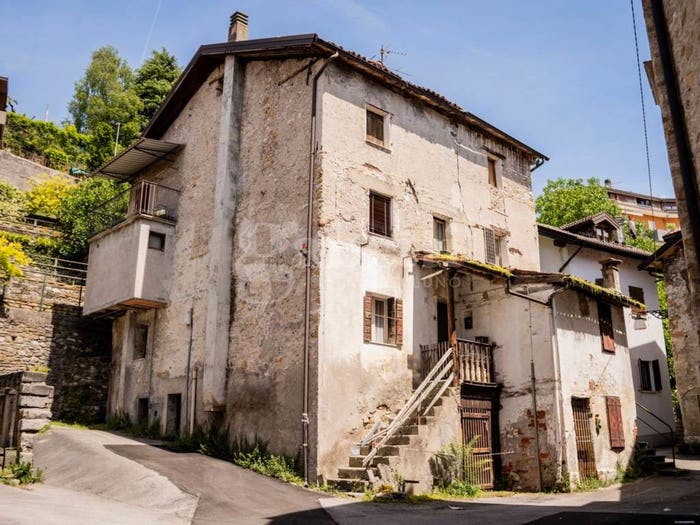 Casa quadrilocale in vendita in Via Pietro Gonzaga, Centro, Belluno