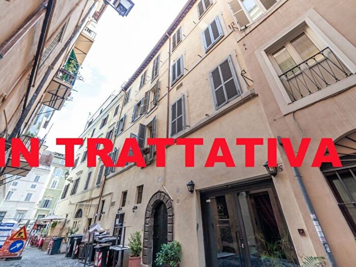 Casa con 5 locali in vendita in Vicolo della Vaccarella, Montecitorio, Roma