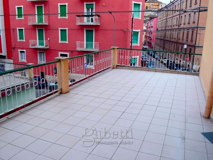 Appartamento con 6 locali in vendita in Via Monforte, Semicentro, Campobasso