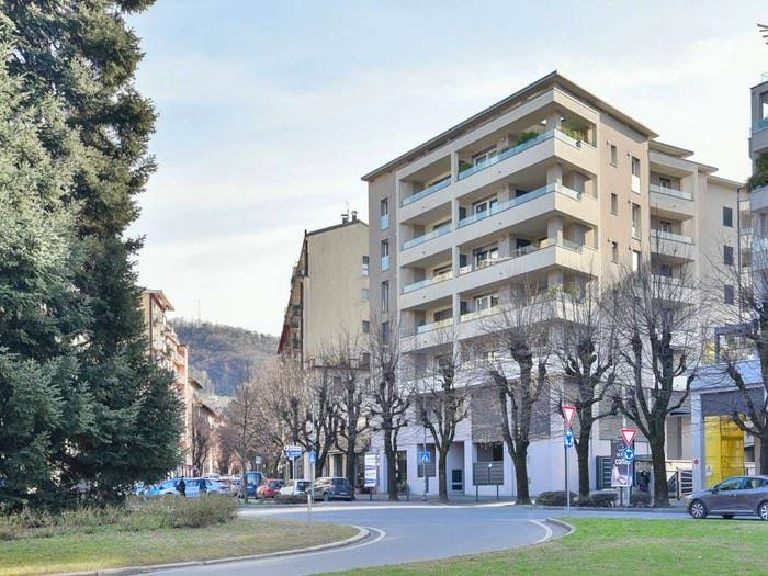 Appartamento quadrilocale in vendita in Viale Giulio Cesare, Borghi, Como