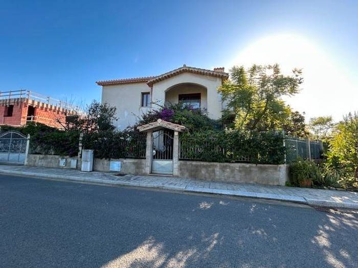 Casa con 6 locali in vendita in Via Gennaro Pesce, Centro, Pula
