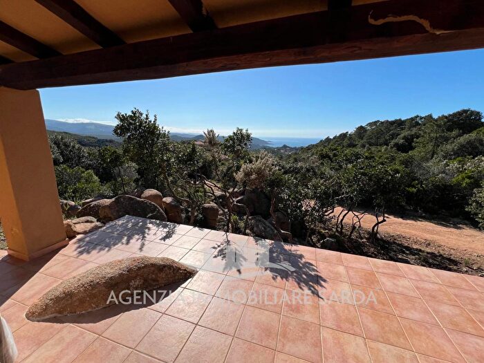 Casa quadrilocale in vendita in Via Lu Pinu, Trinità d'Agultu e Vignola