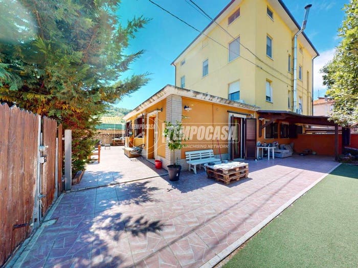 Appartamento quadrilocale in vendita in Via Valdaso, Pedaso