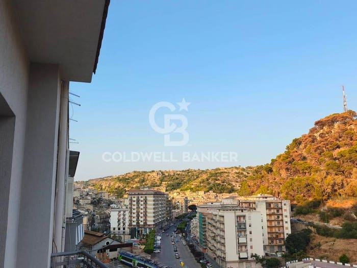 Appartamento con 6 locali in vendita in Via Nuova Sant'Antonio, Modica Bassa, Modica