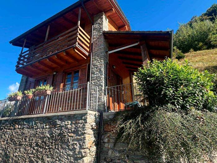 Casa quadrilocale in vendita in Via Case di Sopra, Albaredo per San Marco