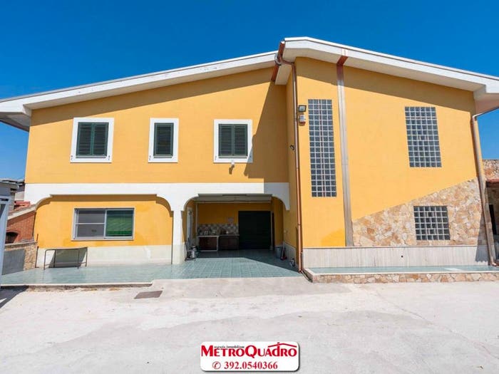 Casa con 6 locali in vendita in Scalone Volto Sprecacenere, Candelaro Via Lucera, Foggia