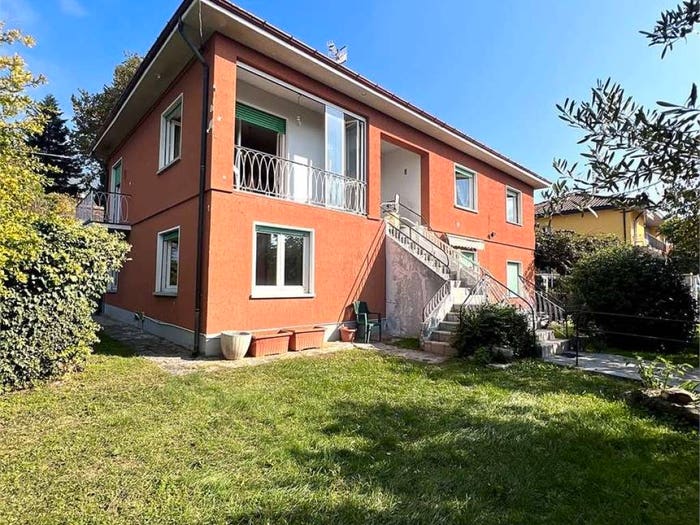 Casa con 6 locali in vendita in Via privata Cascine, Centro, Cittiglio