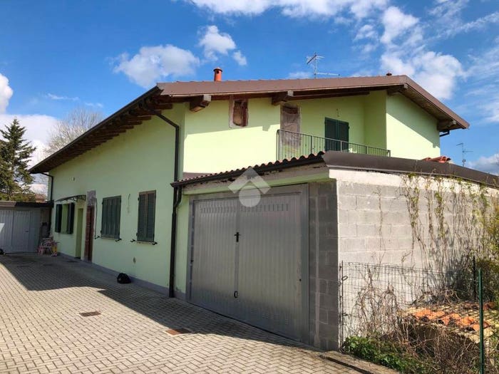Casa con 5 locali in vendita in Via XXV Aprile, Centro, Lungavilla