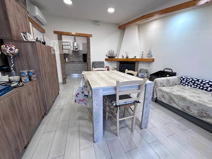 Appartamento con 6 locali in vendita in Via Giulio Pastore, Capezzano Pianore, Camaiore