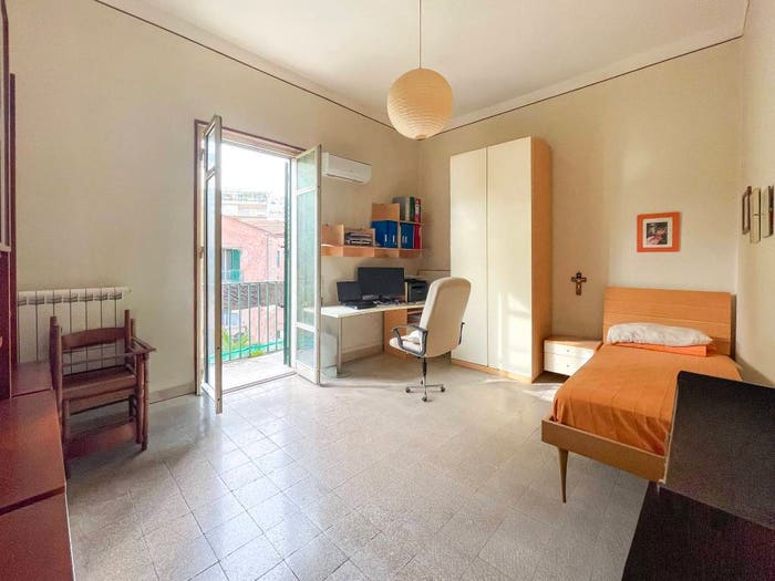 Appartamento trilocale in vendita in Via Tenente Luigi Rizzo, Fiera, Palermo