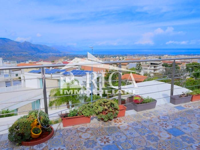 Casa con 6 locali in vendita in Via Monte Bonifato, Semicentro, Alcamo