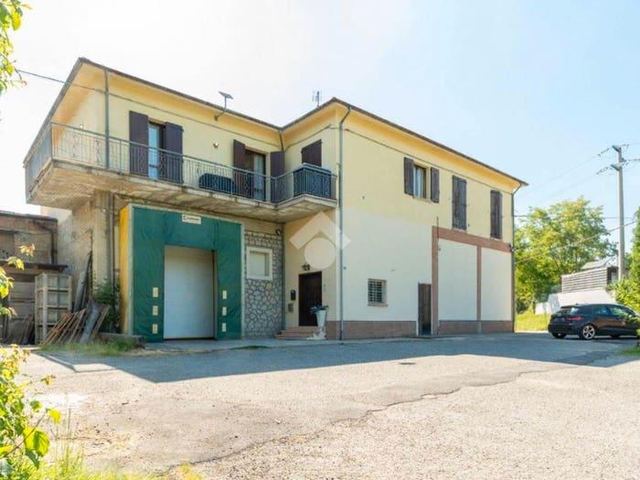 Appartamento quadrilocale in vendita in Via Pieve di Trebbio, Guiglia