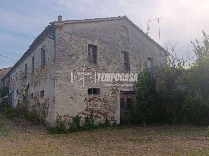 Appartamento con 6 locali in vendita in Monte Roberto